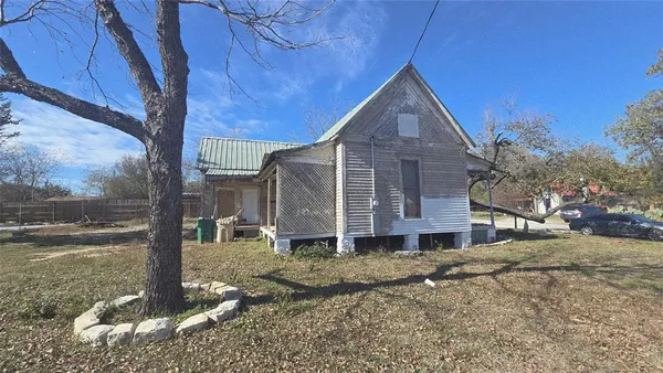 $55,000 | 308 East Duncan Avenue, Comanche, TX 76442