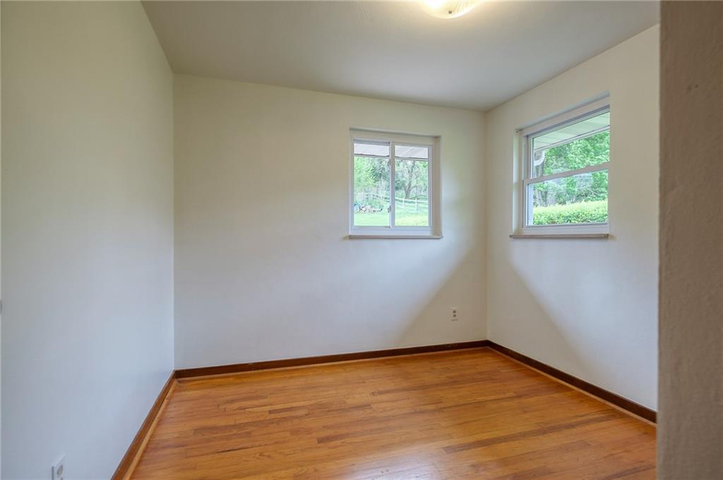 283 Idlewood Road Pittsburgh, PA 15235 - Photo 14 of 18 Gallery Image 14