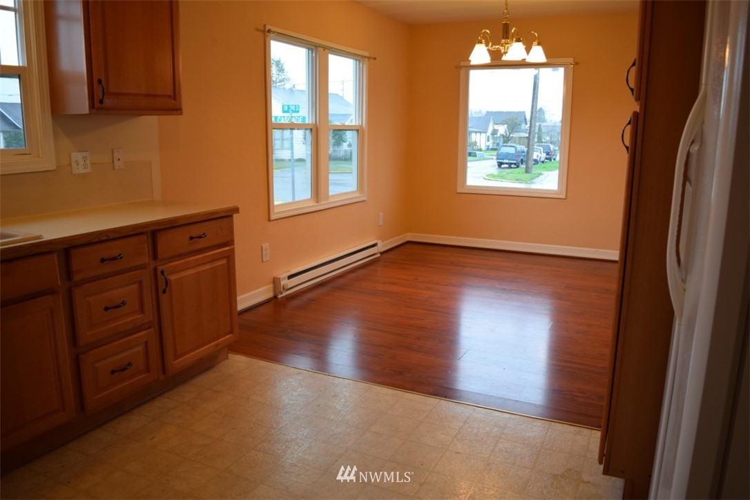 186 Southwest Cascade Avenue Chehalis, WA 98532 - Photo 8 of 12 Gallery Image 8