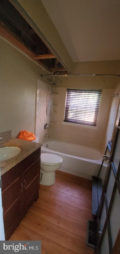 33 South Ann Street Baltimore, MD 21231 - Photo 5 of 7 bathroom 1