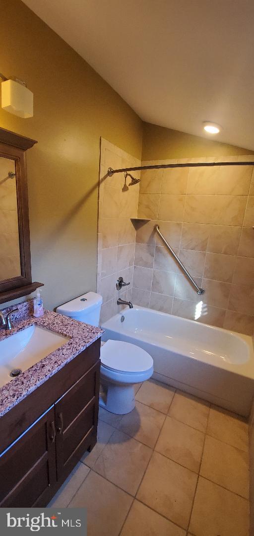 33 South Ann Street Baltimore, MD 21231 - Photo 6 of 7 Bathroom 2