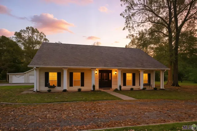 $482,500 | 22470 Loving Drive, Denham Springs, LA 70726