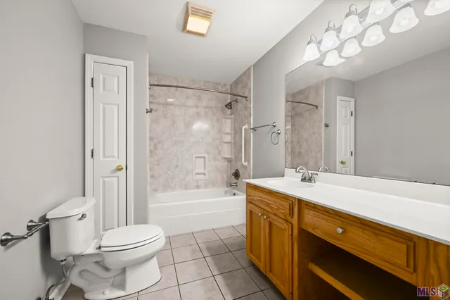 $482,500 | 22470 Loving Drive, Denham Springs, LA 70726