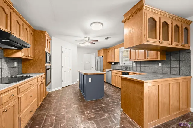 $482,500 | 22470 Loving Drive, Denham Springs, LA 70726