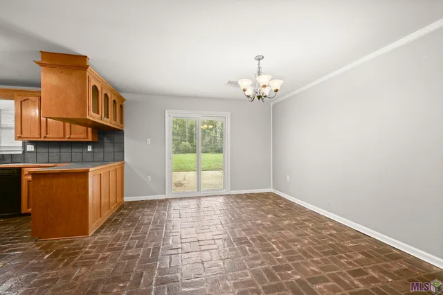 $482,500 | 22470 Loving Drive, Denham Springs, LA 70726