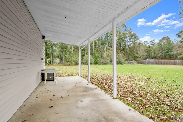 $482,500 | 22470 Loving Drive, Denham Springs, LA 70726