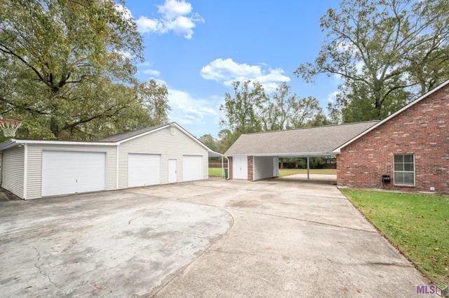 $482,500 | 22470 Loving Drive, Denham Springs, LA 70726