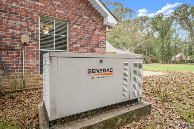 $482,500 | 22470 Loving Drive, Denham Springs, LA 70726