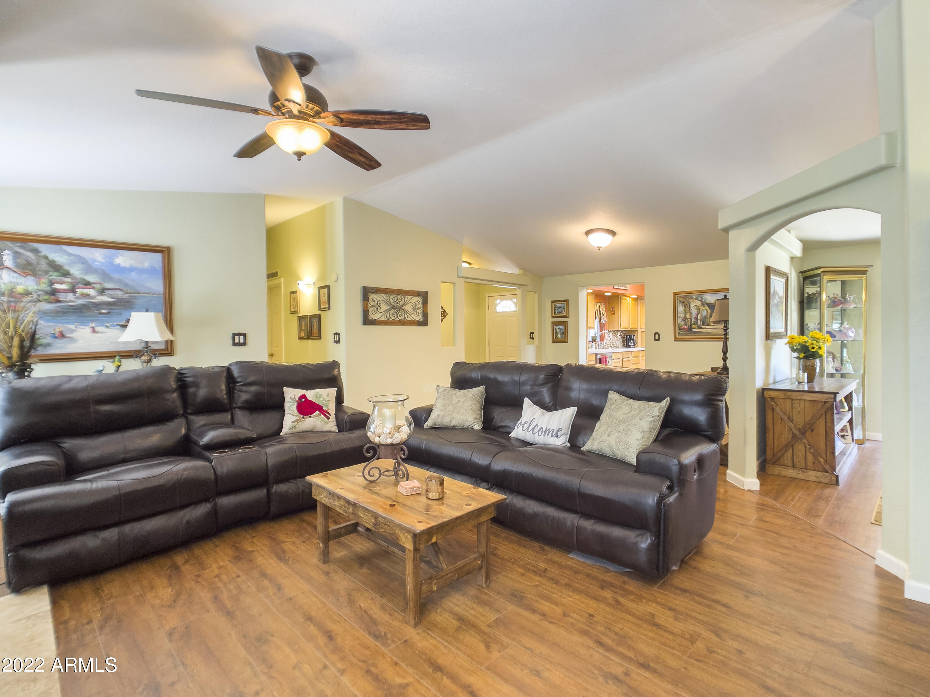 42016 North New River Road Phoenix, AZ 85086 - Photo 11 of 41 Plenty of Seating Space