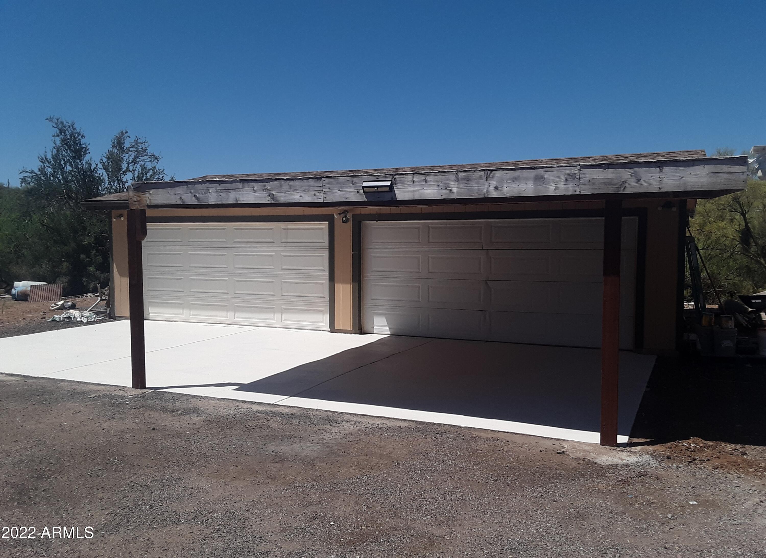 42016 North New River Road Phoenix, AZ 85086 - Photo 34 of 41 Cleaned Slabs Park 4 Cars
