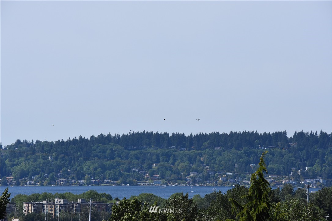424 Windsor Way Northeast Renton, WA 98056 - Photo 1 of 21