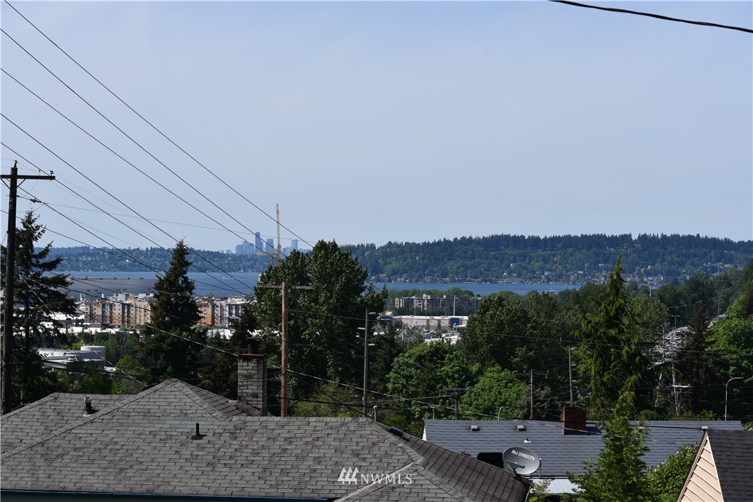 424 Windsor Way Northeast Renton, WA 98056 - Photo 2 of 21