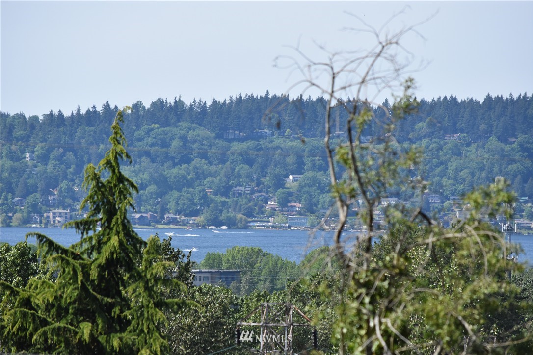 424 Windsor Way Northeast Renton, WA 98056 - Photo 4 of 21