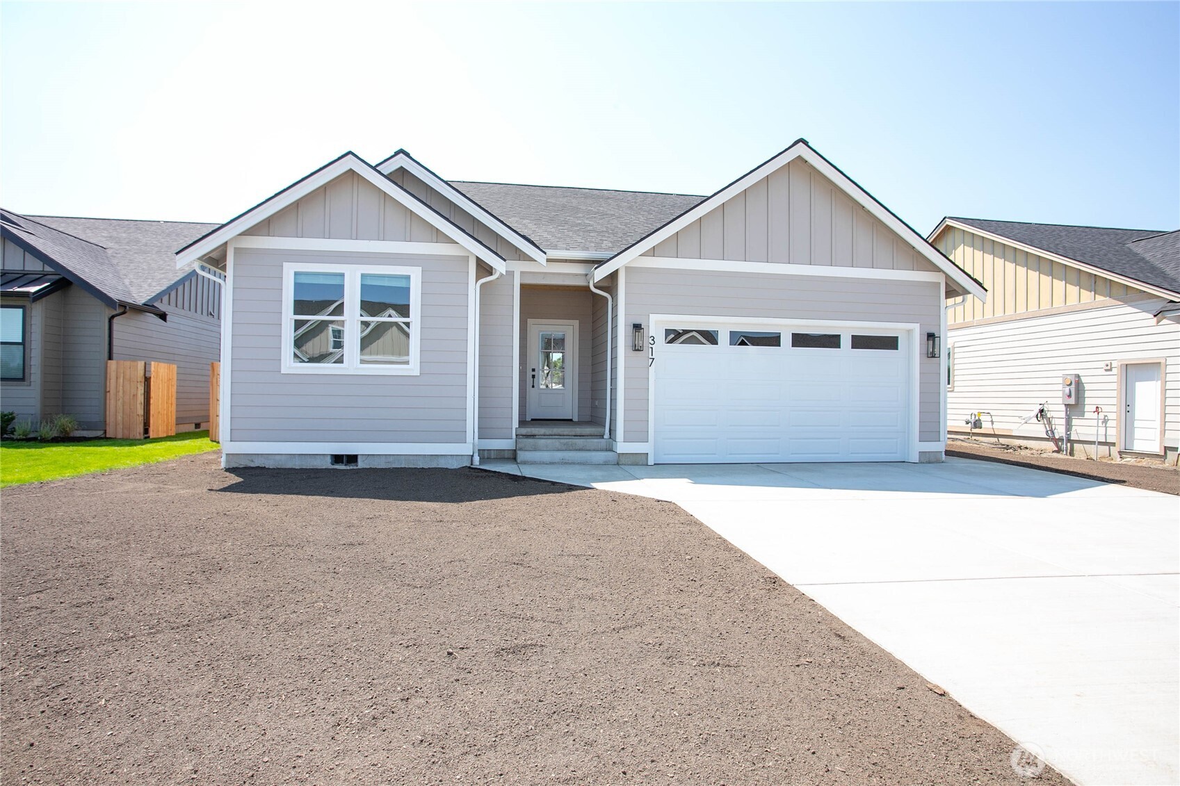 317 West 3rd Street Everson, WA 98247 - Photo 3 of 37