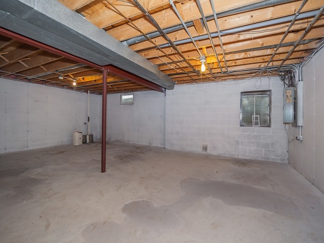 11N728 Old Barn Road Elgin, IL 60124 - Photo 14 of 25 a view of an empty room