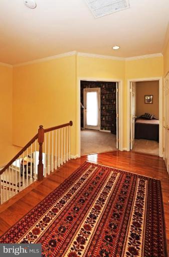 7835 Gambrill Woods Way Springfield, VA 22153 - Photo 11 of 28 Hallway