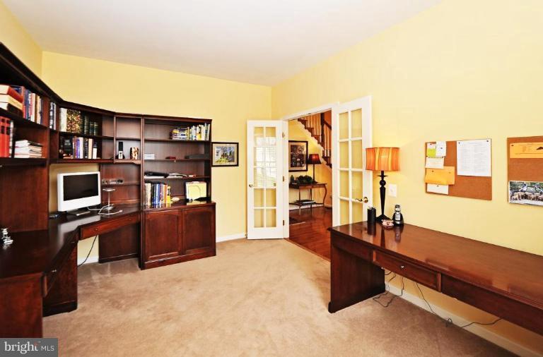 7835 Gambrill Woods Way Springfield, VA 22153 - Photo 16 of 28 Study