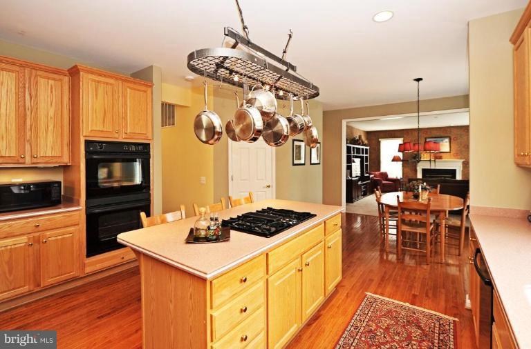 7835 Gambrill Woods Way Springfield, VA 22153 - Photo 18 of 28 Kitchen #2