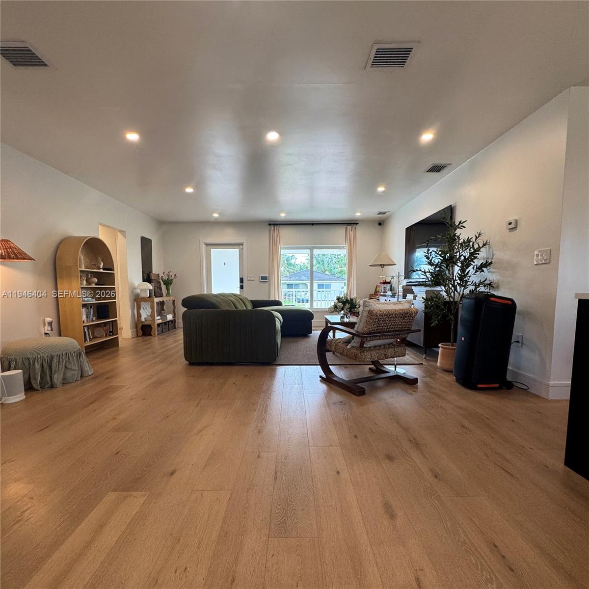 6365 Southwest 30th Street Miami, FL 33155 - Photo 7 of 22