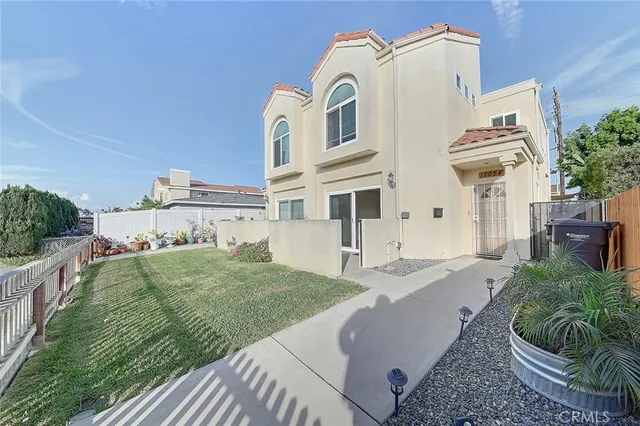 $4,199 | 17054 A, Huntington Beach, CA 92647