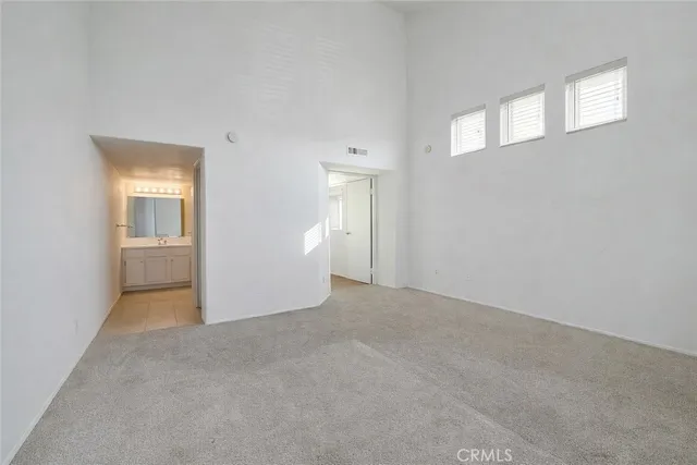 $4,199 | 17054 A, Huntington Beach, CA 92647