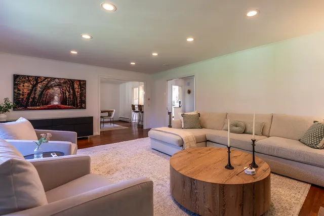 $1,200,000 | 693 Longview Drive, Manchester, VT 05254