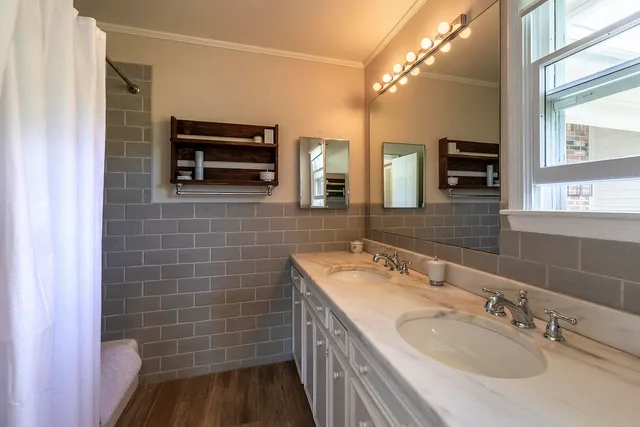 $1,200,000 | 693 Longview Drive, Manchester, VT 05254