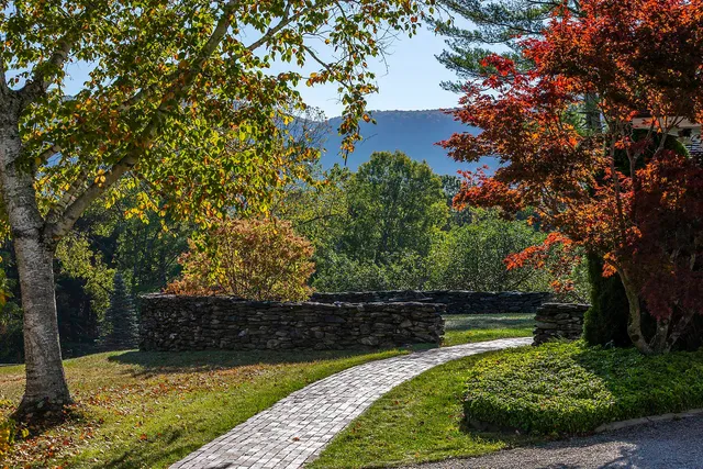 $1,200,000 | 693 Longview Drive, Manchester, VT 05254