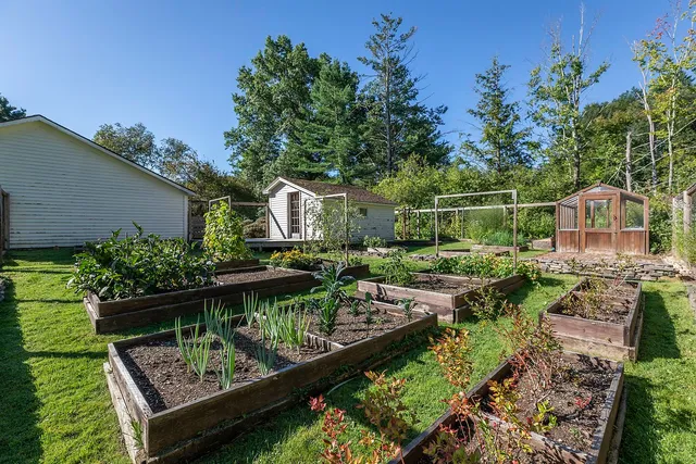 $1,200,000 | 693 Longview Drive, Manchester, VT 05254