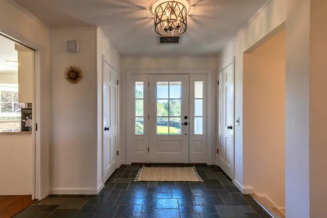 $1,200,000 | 693 Longview Drive, Manchester, VT 05254