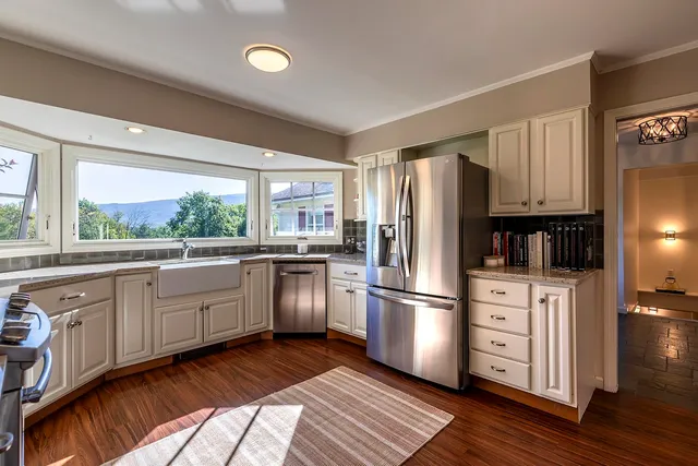 $1,200,000 | 693 Longview Drive, Manchester, VT 05254