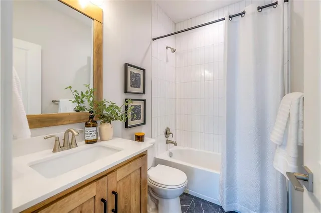 $579,500 | 15367 West 161st Street, Olathe, KS 66062