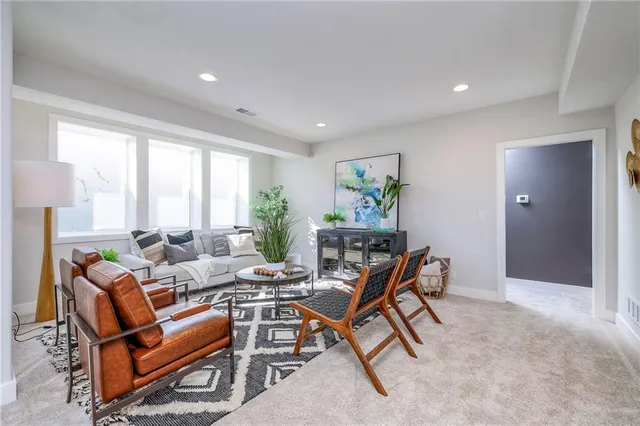 $579,500 | 15367 West 161st Street, Olathe, KS 66062