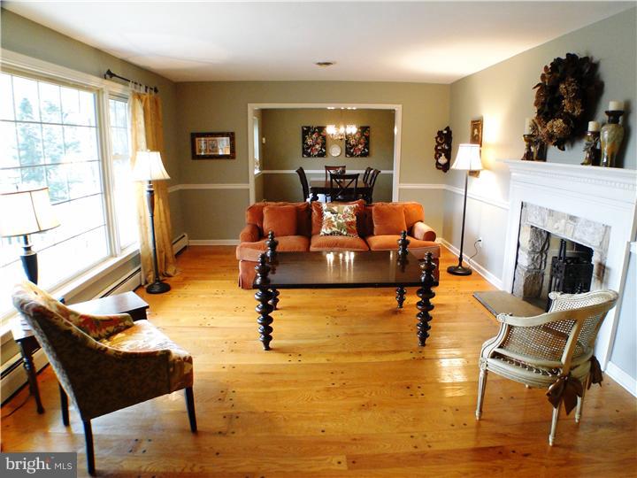 306 Ponds Edge Road West Chester, PA 19382 - Photo 2 of 23 Gallery Image 2