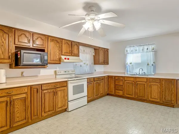 $99,000 | 410 South 3rd Street, Coulterville, IL 62237