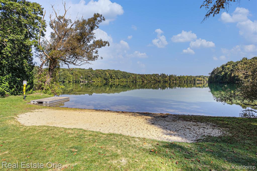 1410 Grebe Road Highland, MI 48357 - Photo 36 of 50