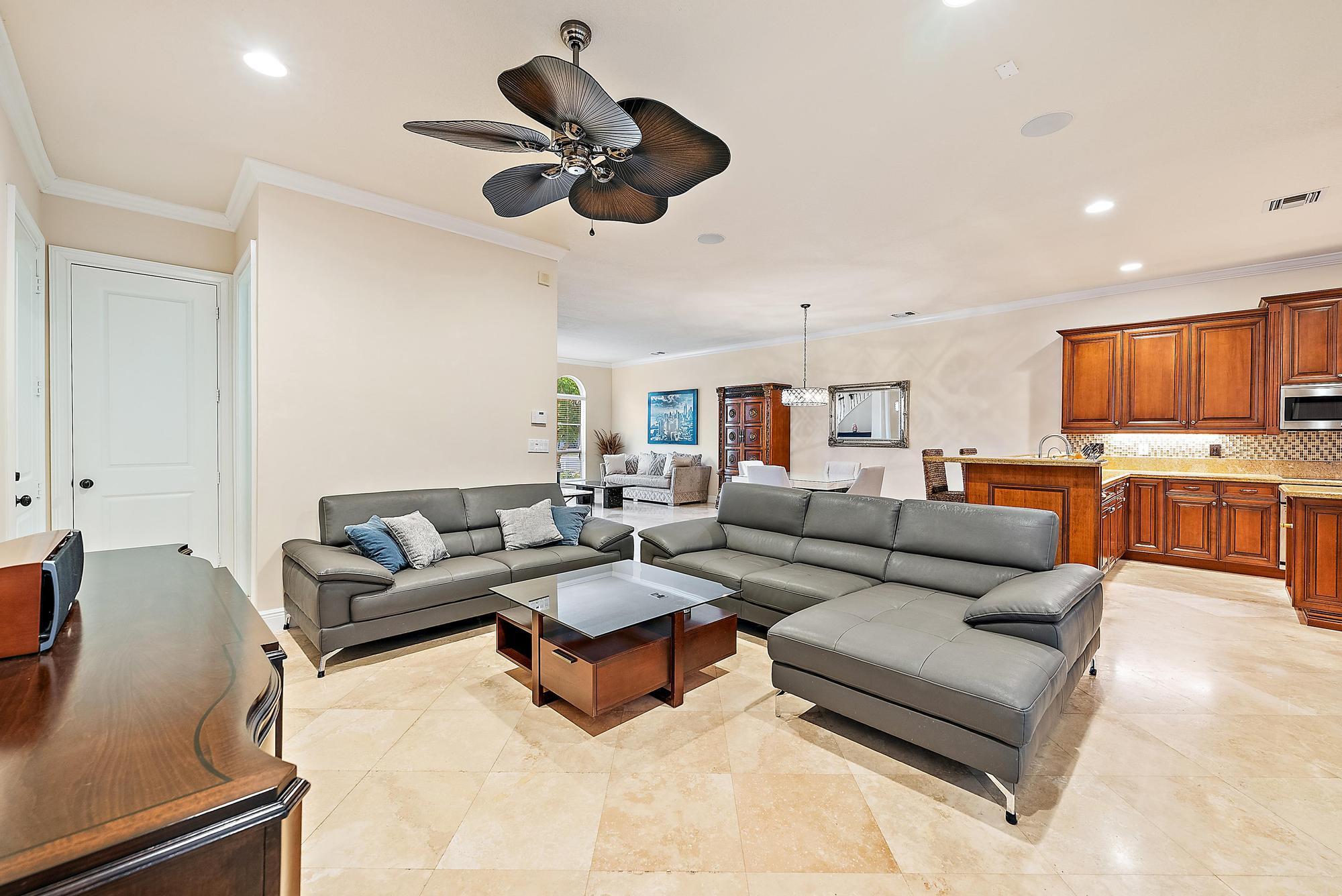 107 Via Poinciana Lane Boca Raton, FL 33487 - Photo 8 of 40 107 Via Poinciana Ln-10