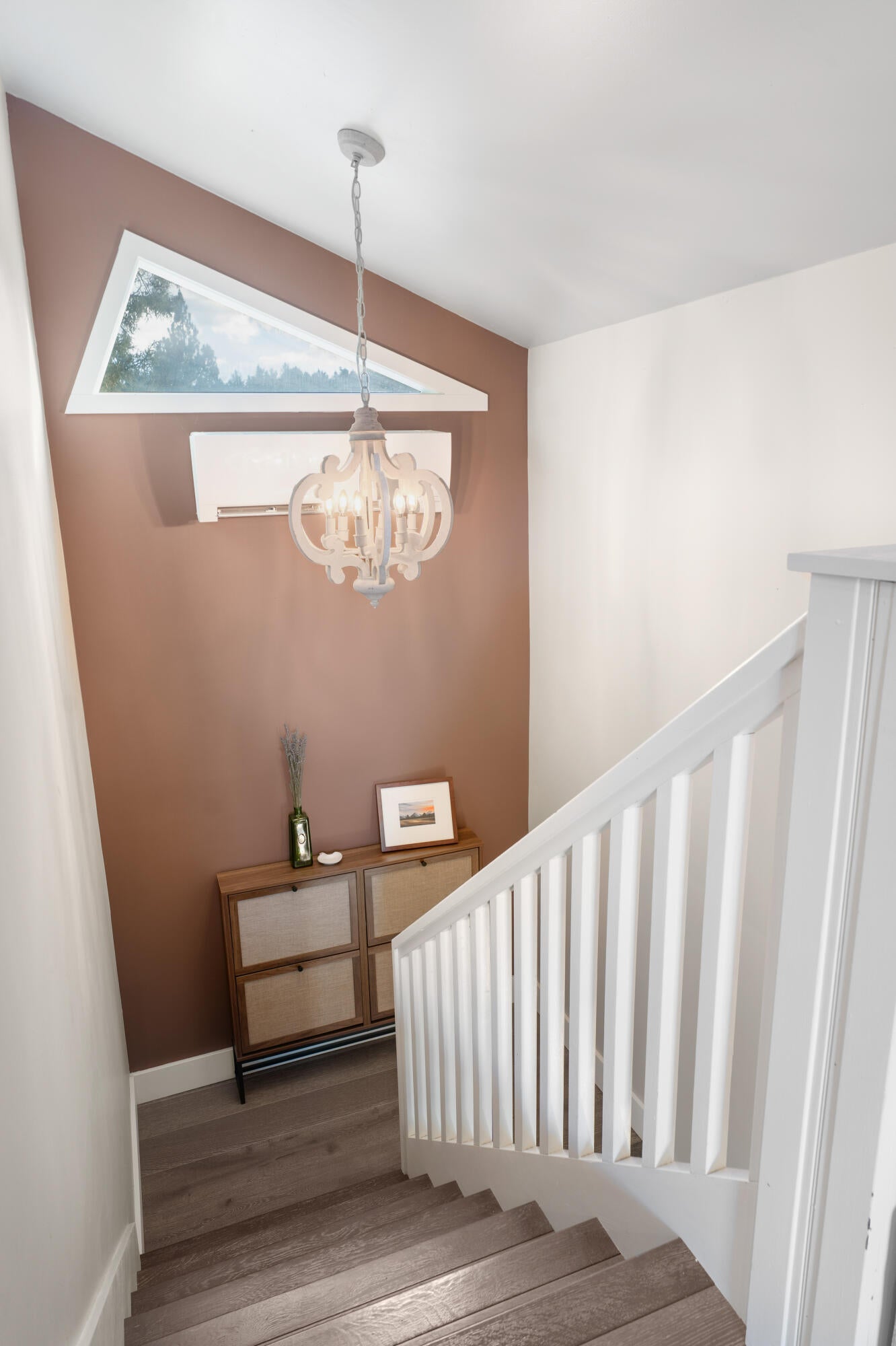 21150 Southwest Gift Road Bend, OR 97703 - Photo 18 of 47 Stairs
