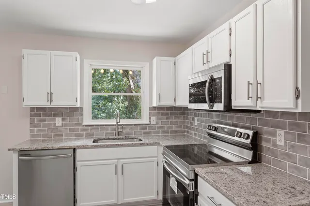 $219,800 | 4332 Falls Drive, Hope Mills, NC 28348