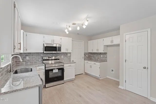 $219,800 | 4332 Falls Drive, Hope Mills, NC 28348