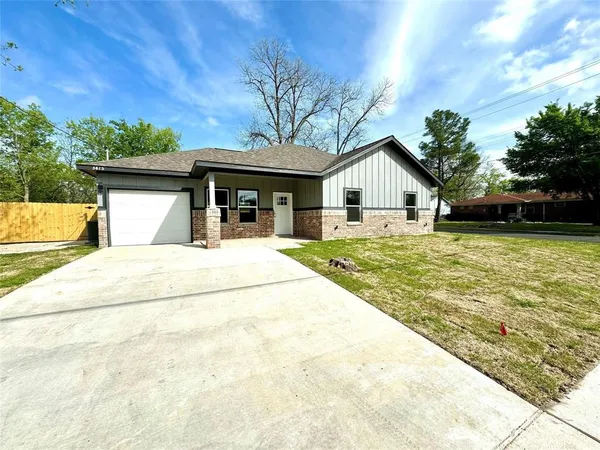 $1,650 | 3415 Henderson Street, Greenville, TX 75401