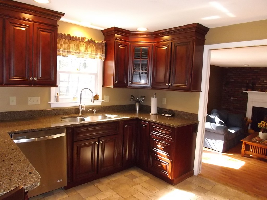 39 Bear Hill Road Cumberland, RI 02864 - Photo 3 of 18 Gallery Image 3