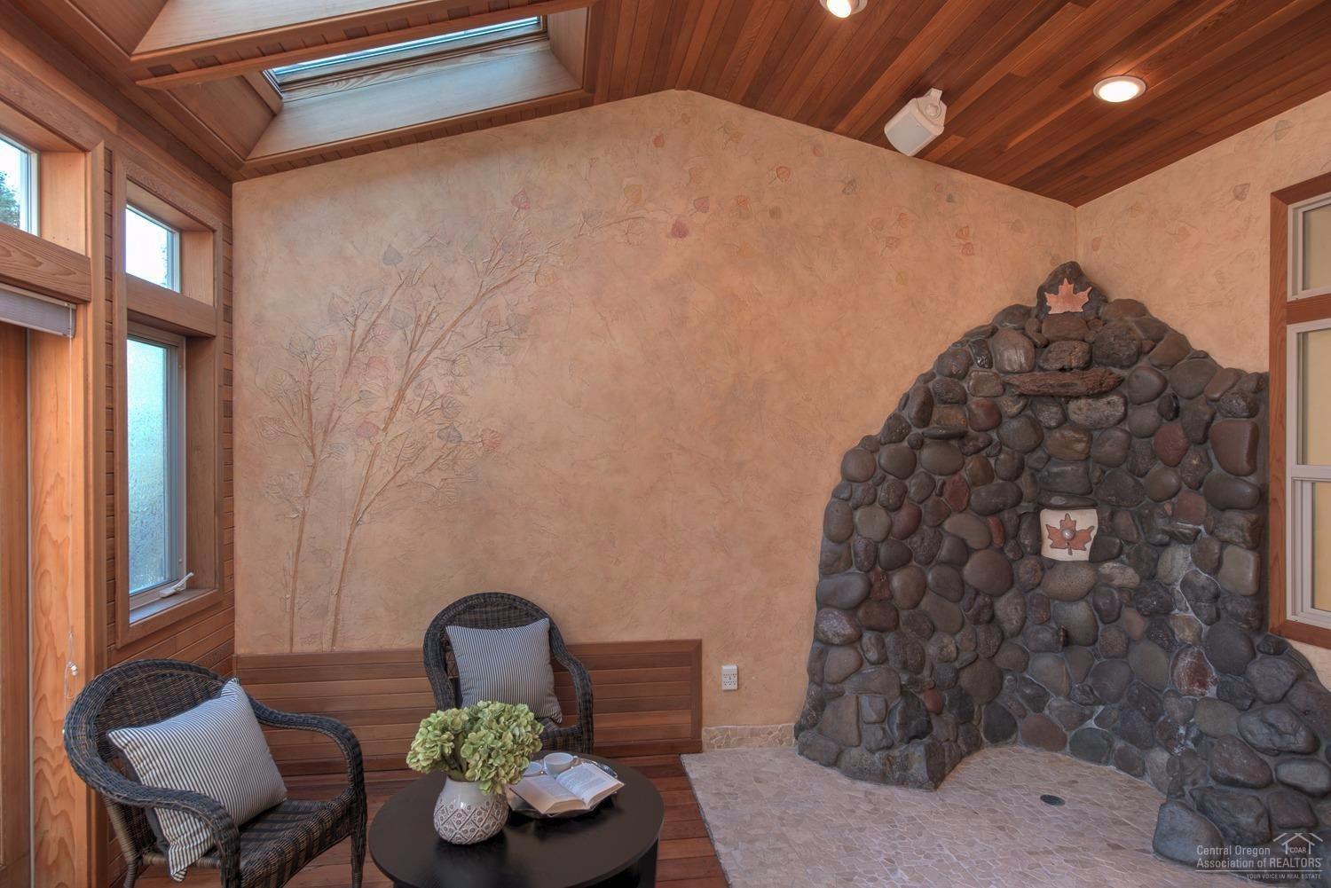 1880 Northeast Maker Way Bend, OR 97701 - Photo 14 of 25 Solarium is perfect for private sitting