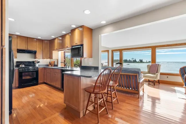 $2,250,000 | 22 Gray Road, Southport, ME 04576