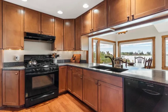 $2,250,000 | 22 Gray Road, Southport, ME 04576