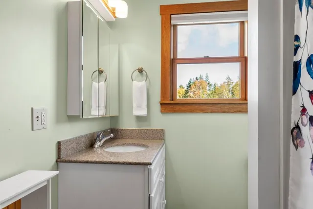 $2,250,000 | 22 Gray Road, Southport, ME 04576