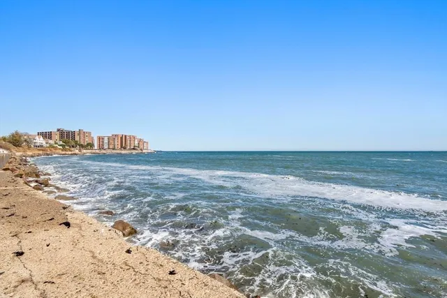 $2,600 | 73 Grovers Avenue, Unit 1, Winthrop, MA 02152