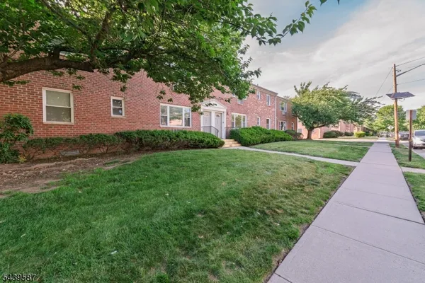 $180,000 | 42 York Drive, Edison, NJ 08817