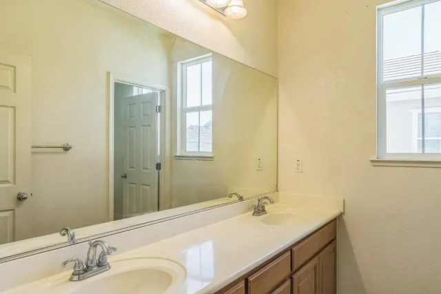 $385,000 | 9390 Vintner Circle, Patterson, CA 95363