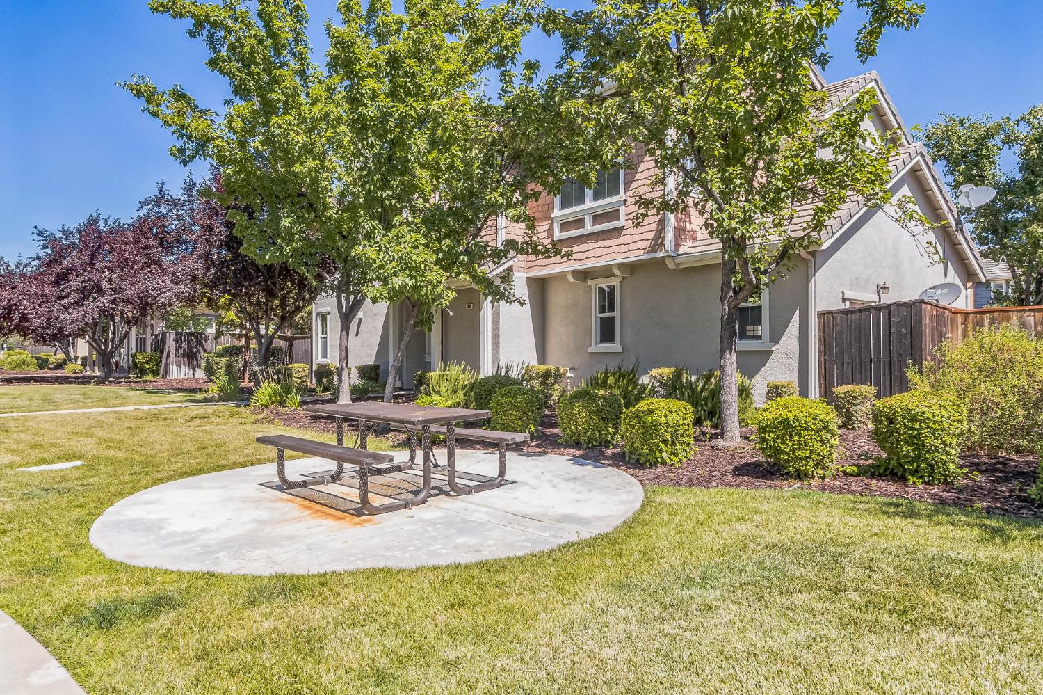 9390 Vintner Circle Patterson, CA 95363 - Photo 2 of 28